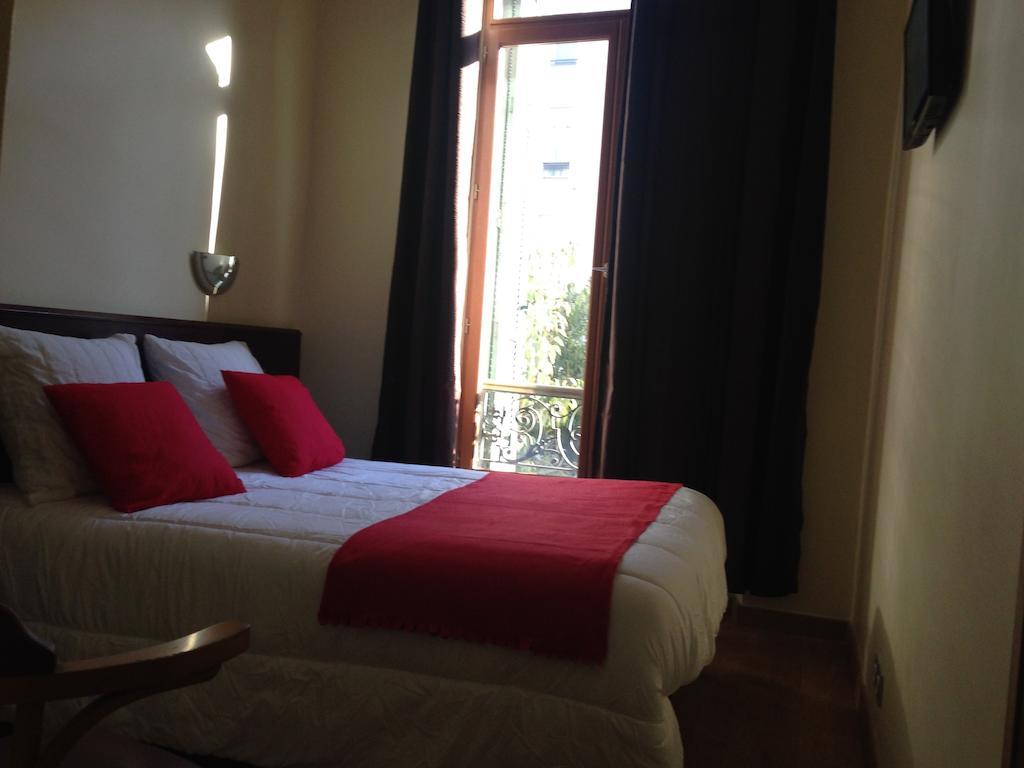 Hotel Victory Marseille Room photo